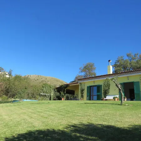 Luxurious Bungalow In With Swimming Pool