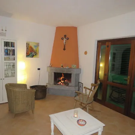 Luxurious Bungalow In With Swimming Pool 度假居 马拉泰亚